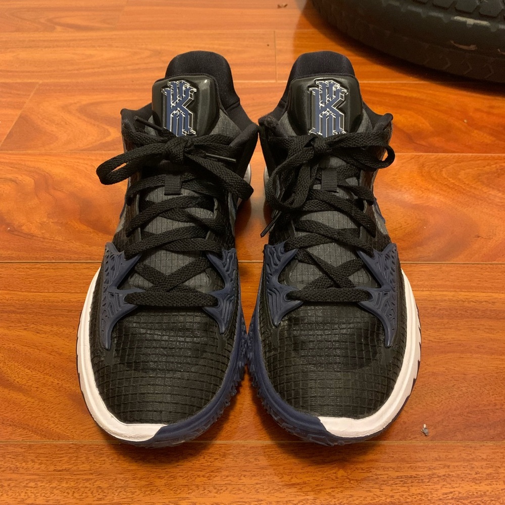 Nike Kyrie 4 Low “Black Midnight Navy”